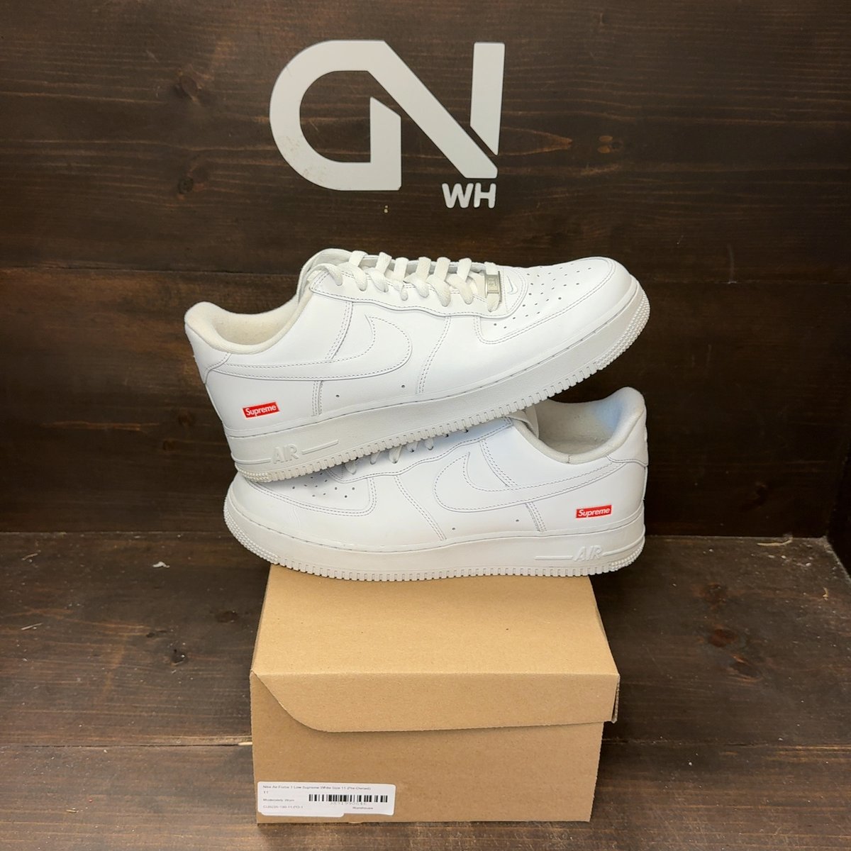 Nike Air Force 1 Low Supreme White Size 11 (Pre-Owned) - front