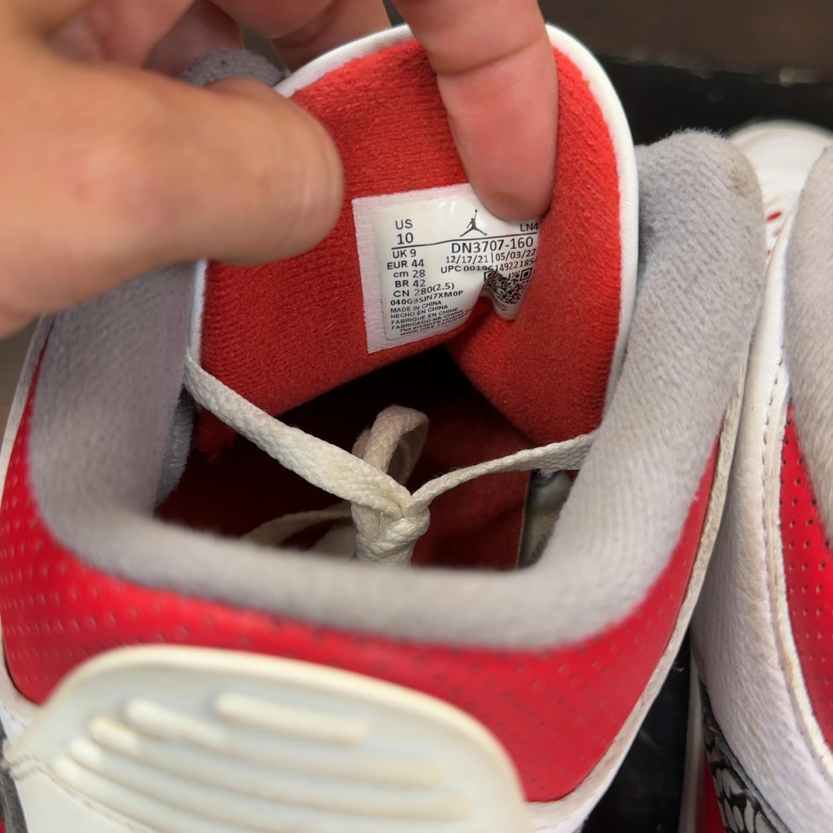 Jordan 3 Retro Fire Red (2022) Size 10 (Pre-Owned) - aux