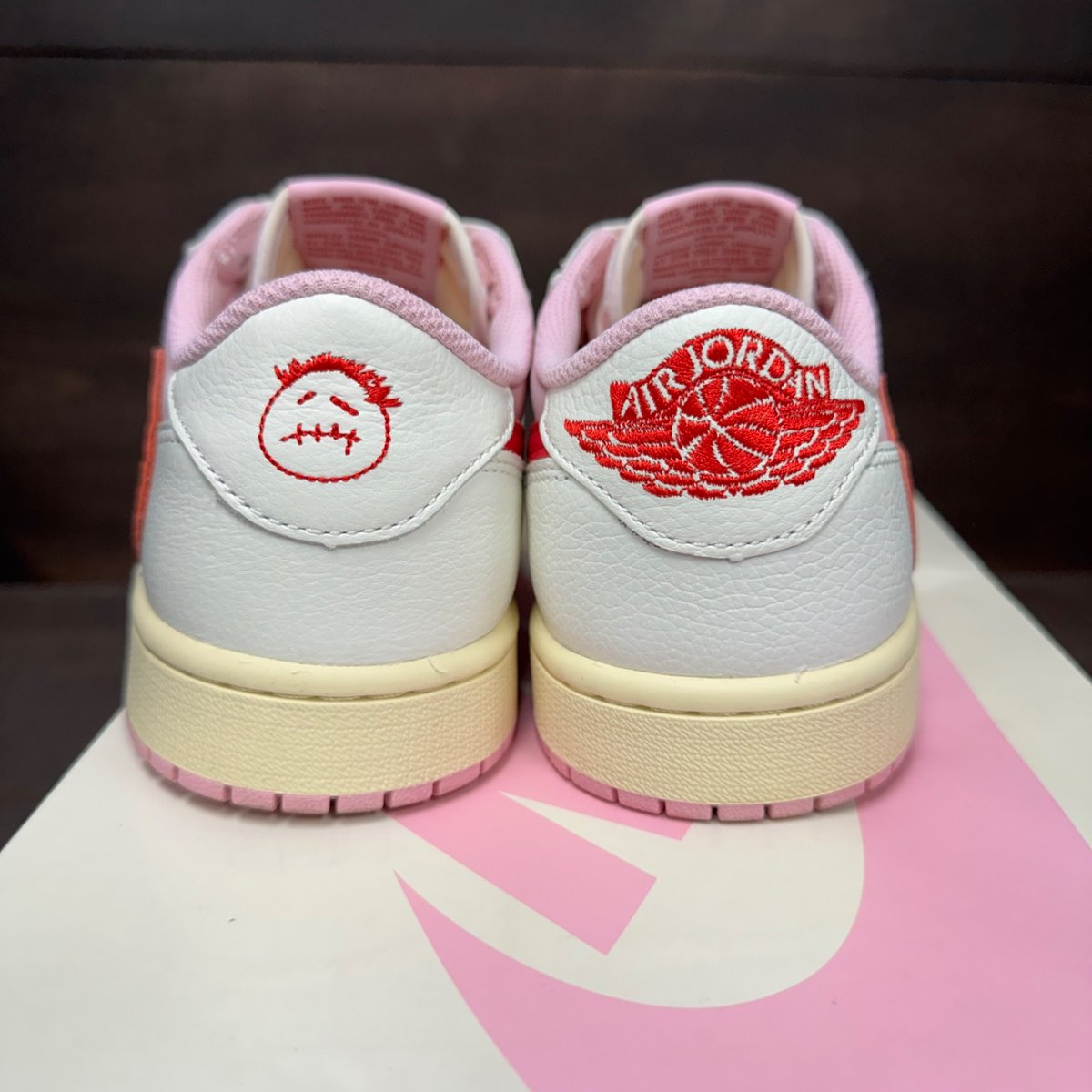 Jordan 1 Retro Low OG SP Travis Scott Sail Tropical Pink Size 7.5 (Pre-Owned) - sole