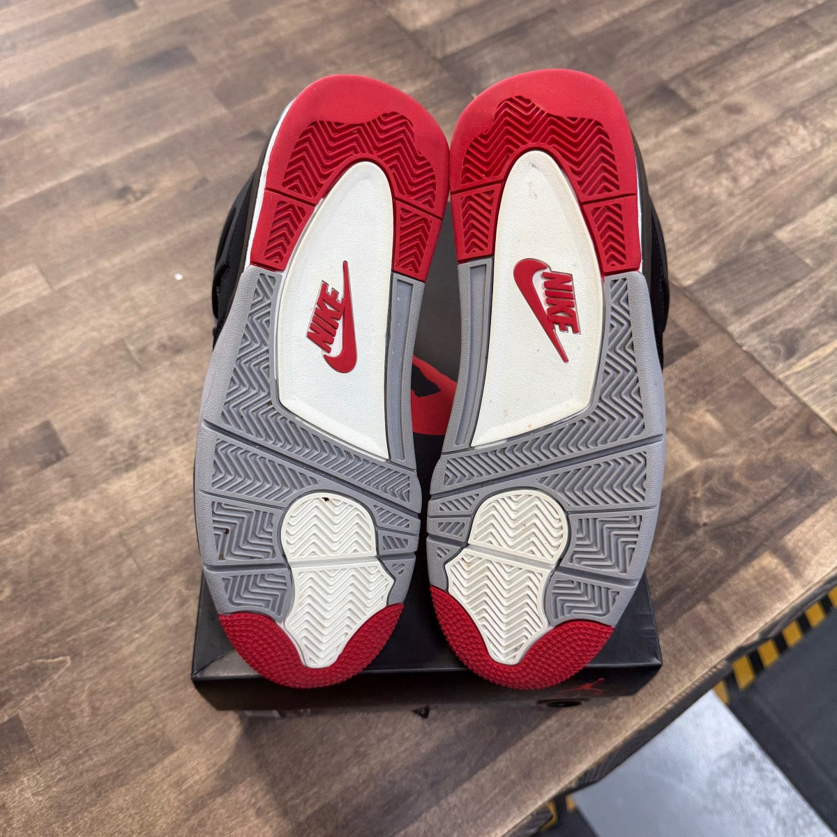 Jordan 4 Retro Bred (2019) - Image 5