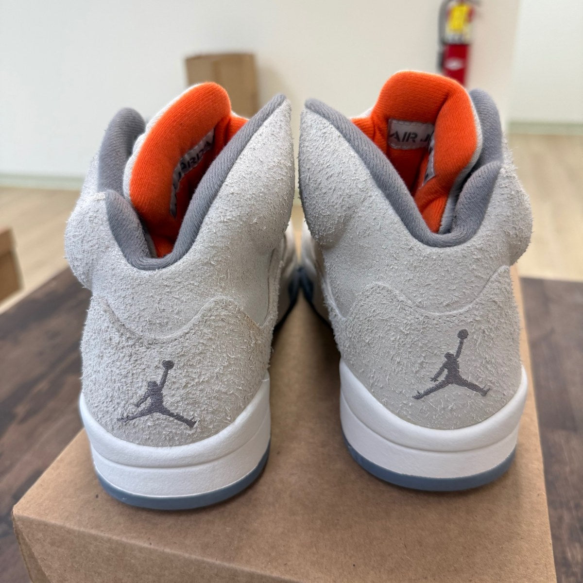 Jordan 5 Retro SE Craft Light Orewood Brown Size 9.5 (Pre-Owned) - Image 3