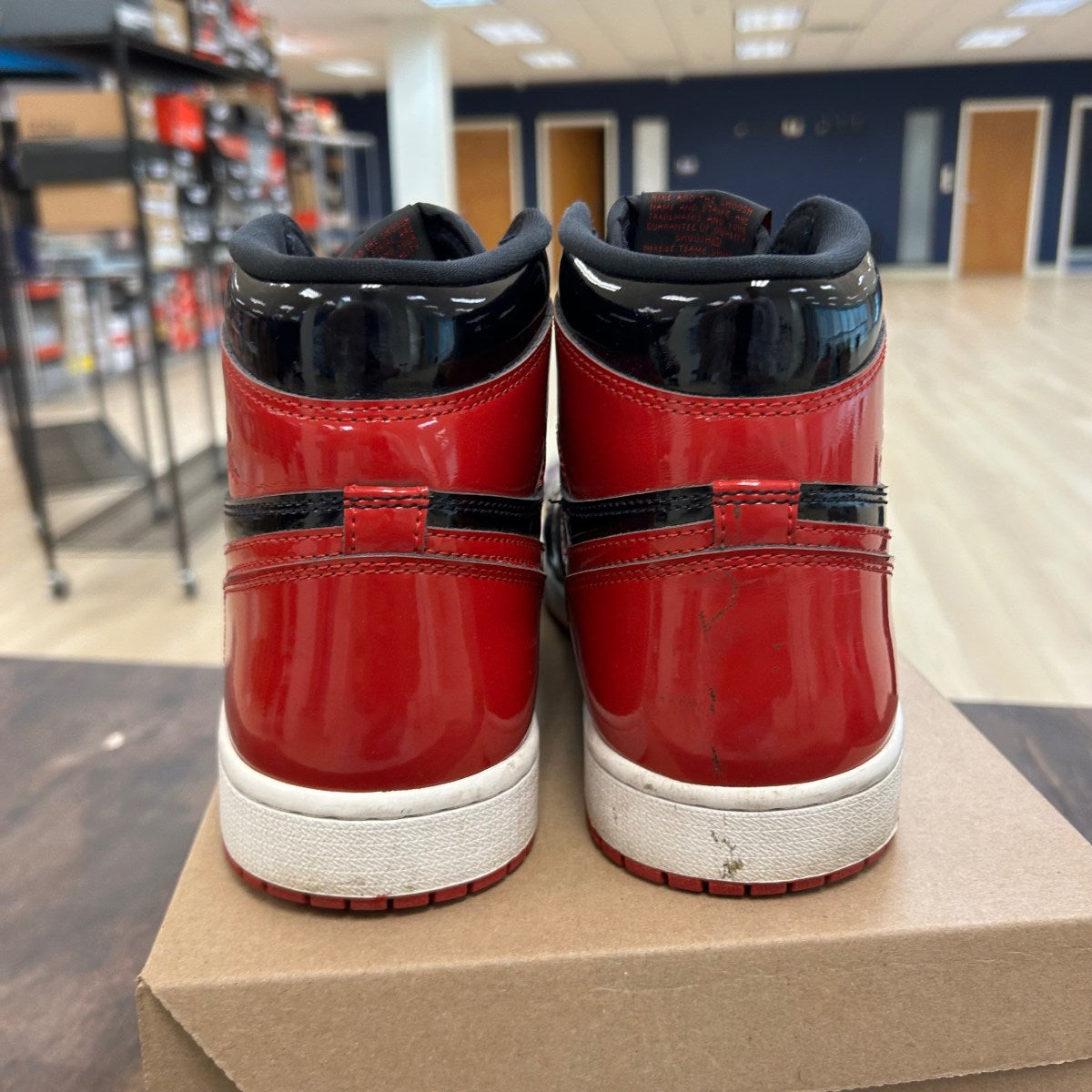 Jordan 1 Retro High OG Patent Bred Size 10 (Pre-Owned) - Image 4