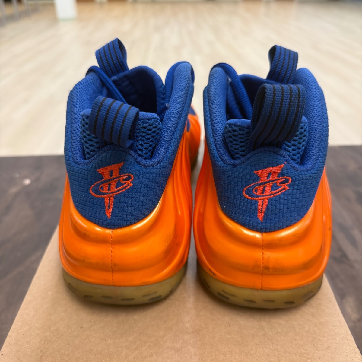 Nike Air Foamposite One Knicks Size 13 (Pre-Owned) - Image 4