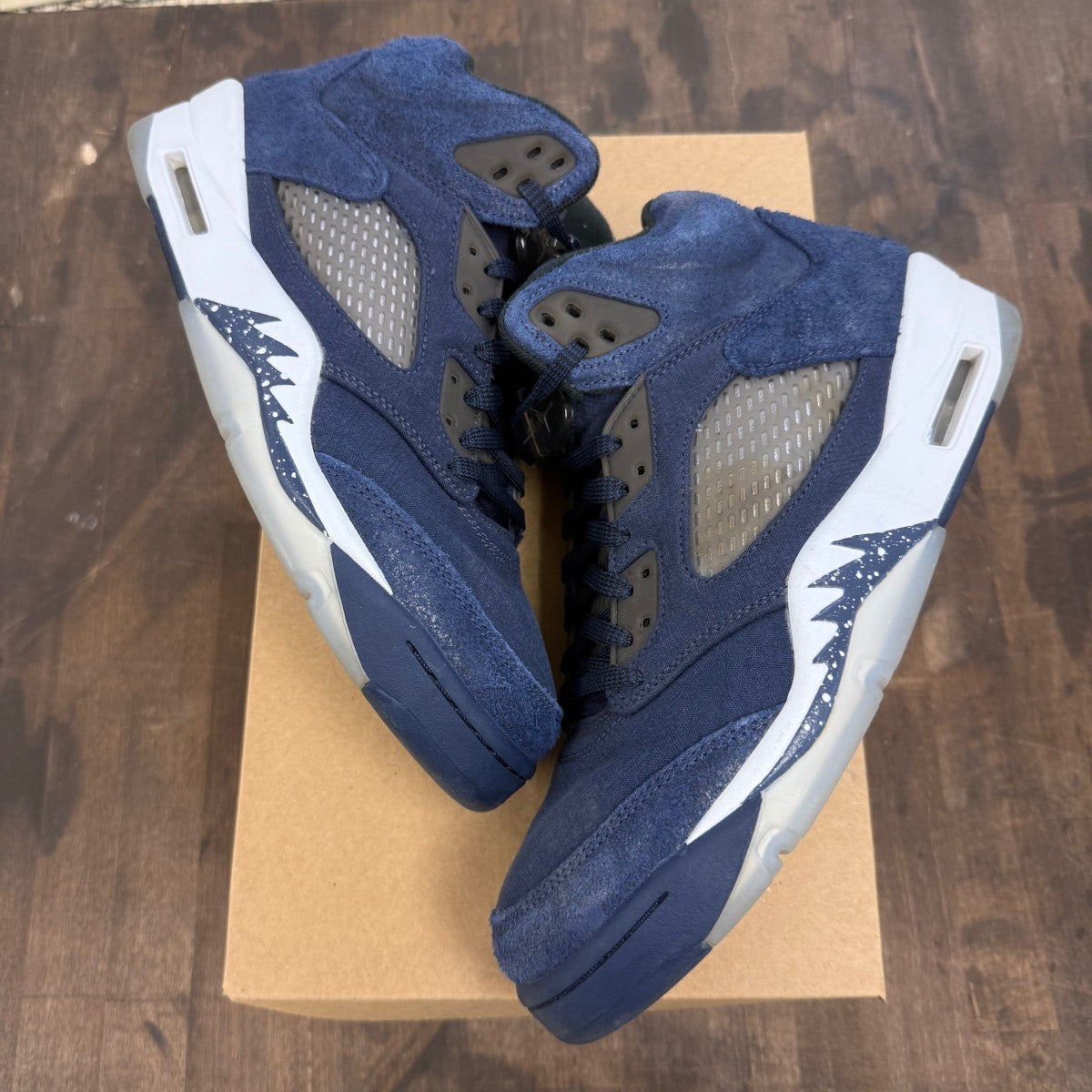 Jordan 5 Retro Midnight Navy Size 9 (Pre-Owned) - Image 1