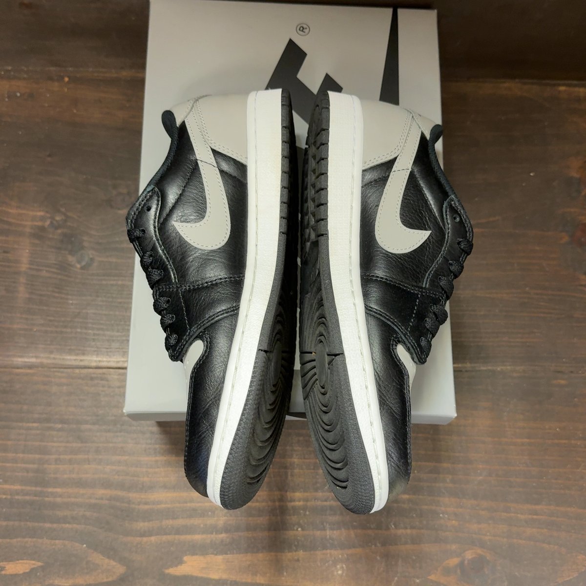 Jordan 1 Retro Low OG Shadow (2024) Size 8 (Pre-Owned) - aux
