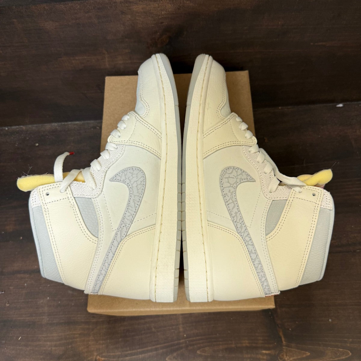 Jordan 1 Retro High OG Sail University Red Size 10.5 (Pre-Owned) - Image 5