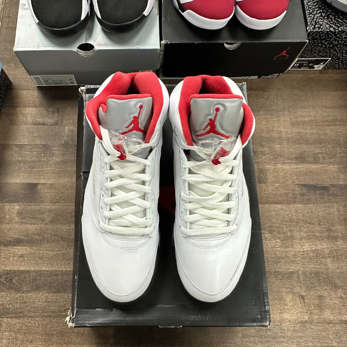 Jordan 5 Retro Fire Red Silver Tongue (2020) - Image 2