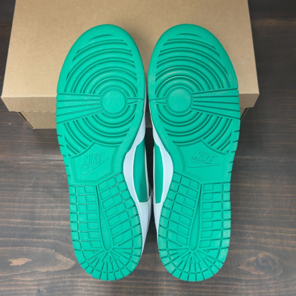 Nike Dunk High Stadium Green White Size 11 (Pre-Owned) - Image 6