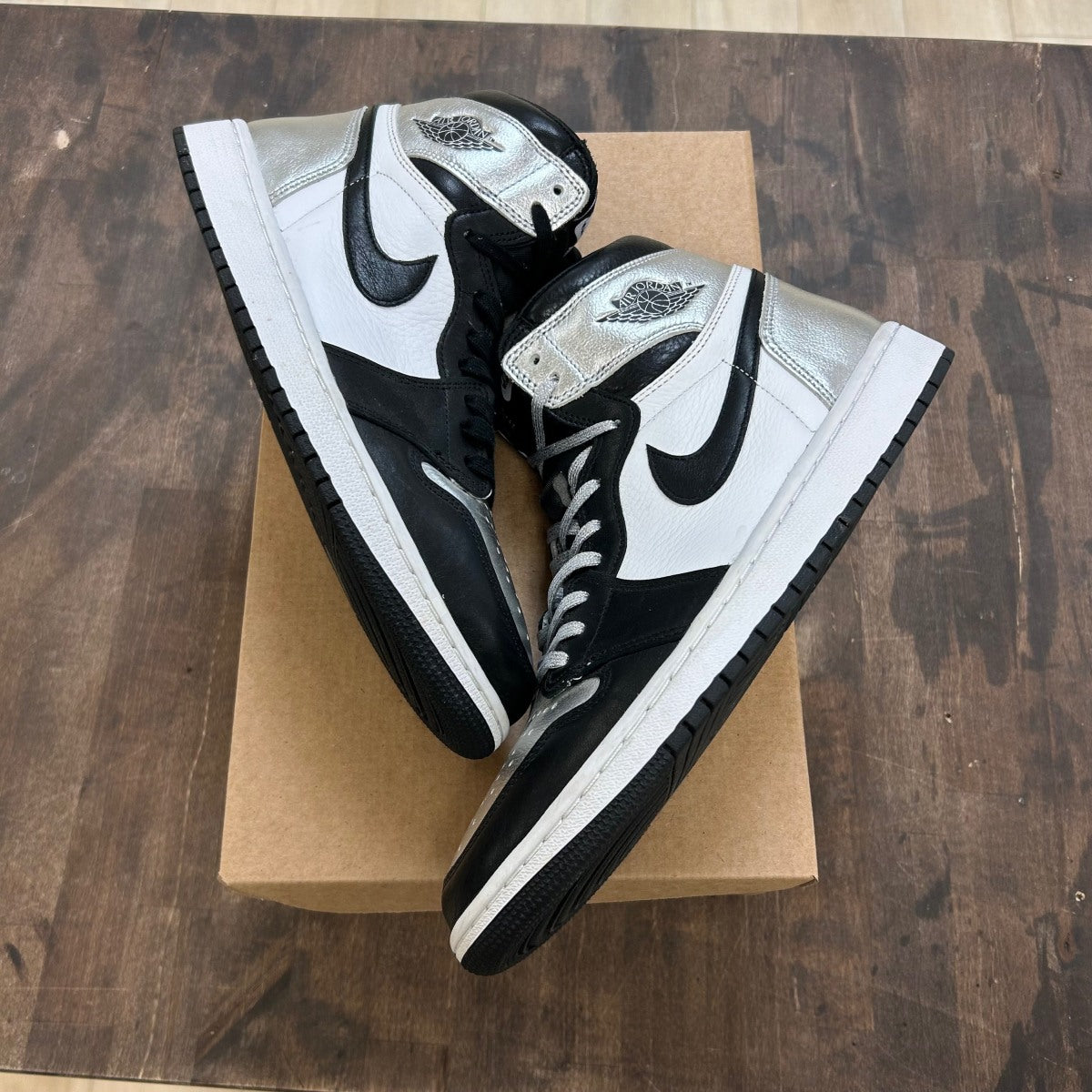 Jordan 1 Retro High Silver Toe (Women's) Size 11.5W (Pre-Owned) - Image 1