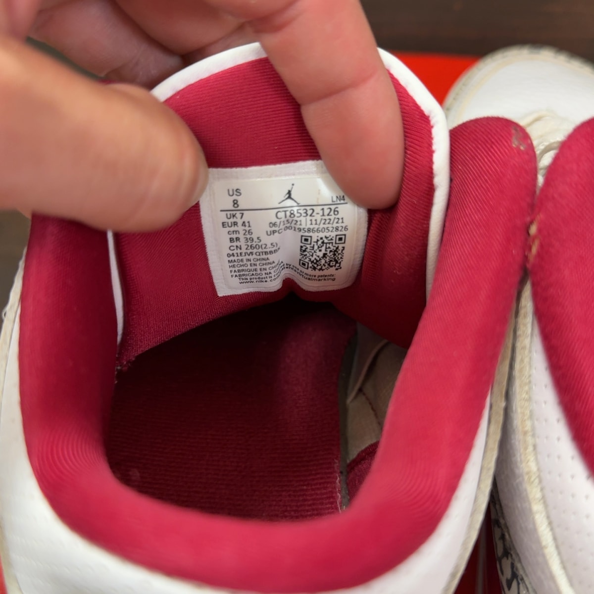 Jordan 3 Retro Cardinal Red Size 8 (Pre-Owned) - Image 7