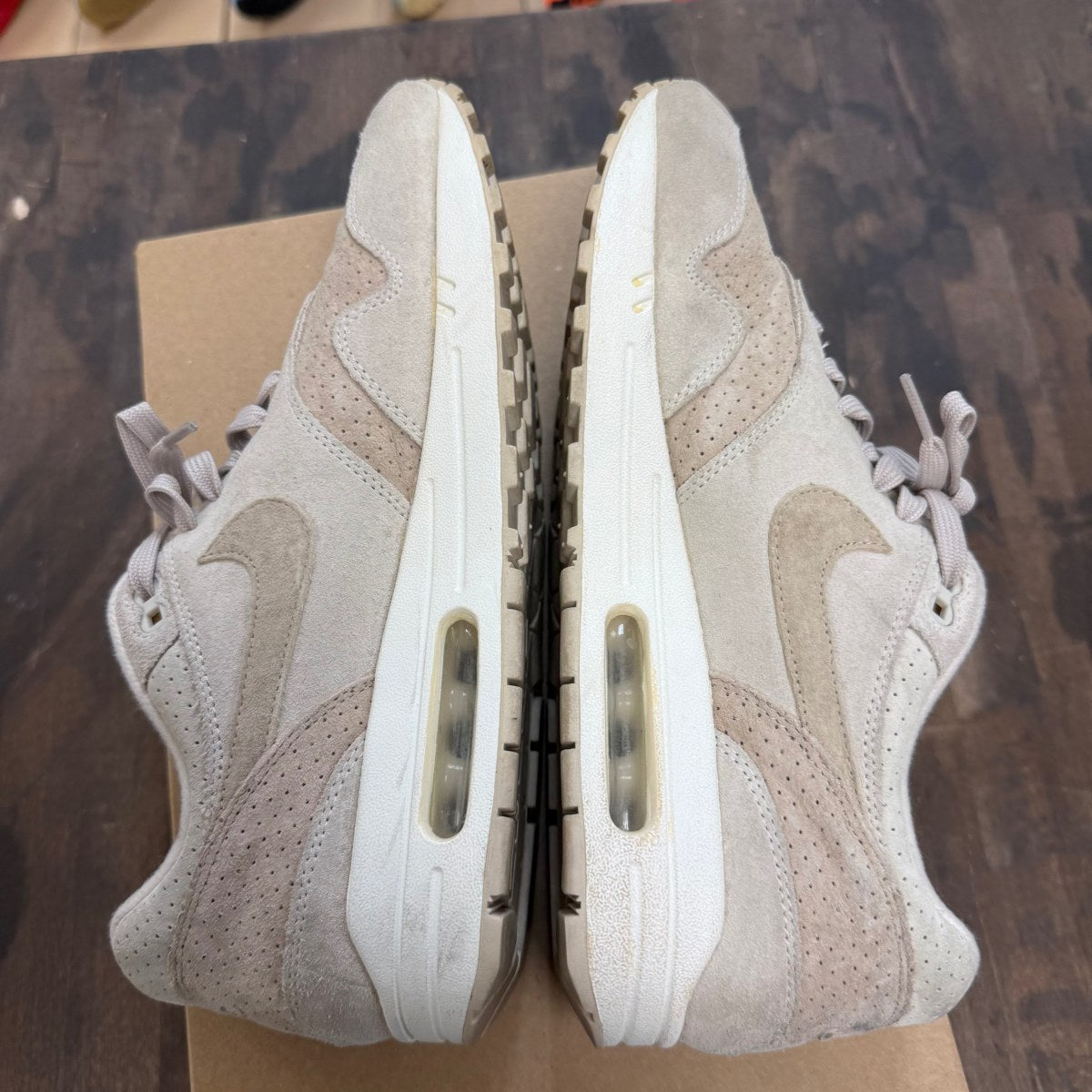 Nike Air Max 1 Desert Sand Suede Size 9 (Pre-Owned) - Image 4