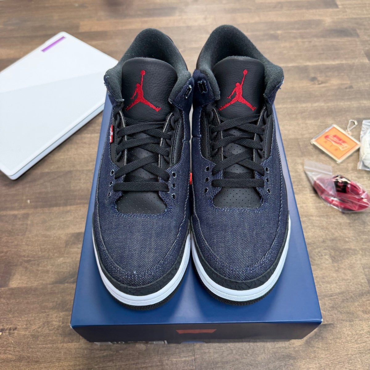 Jordan 3 Retro Levi’s Indigo - Image 2