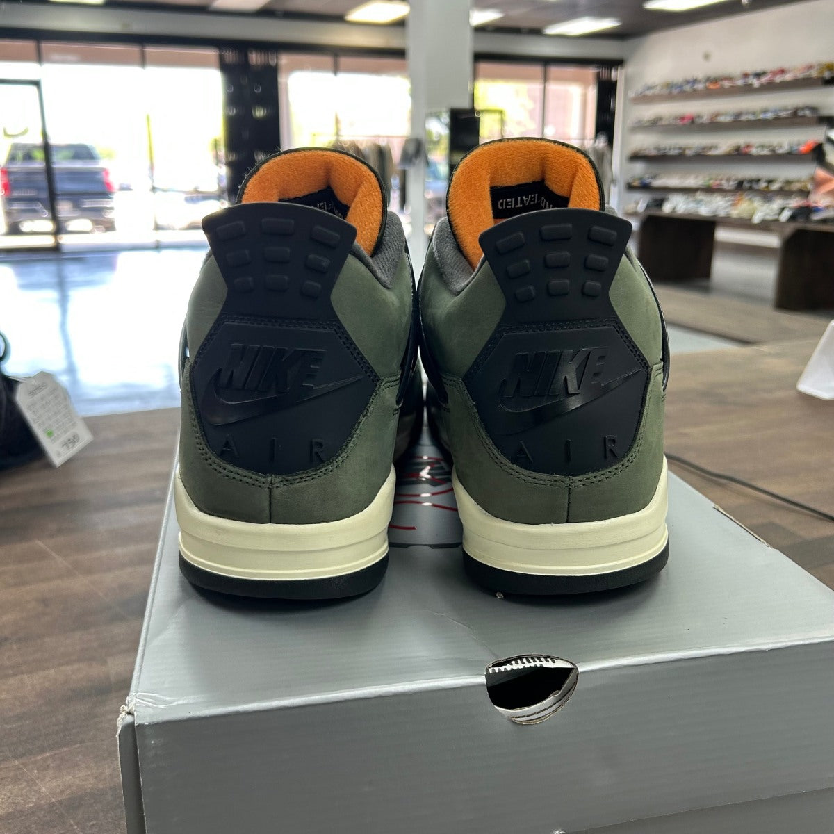 Jordan 4 Retro OG SP Undefeated (2025) - Image 4