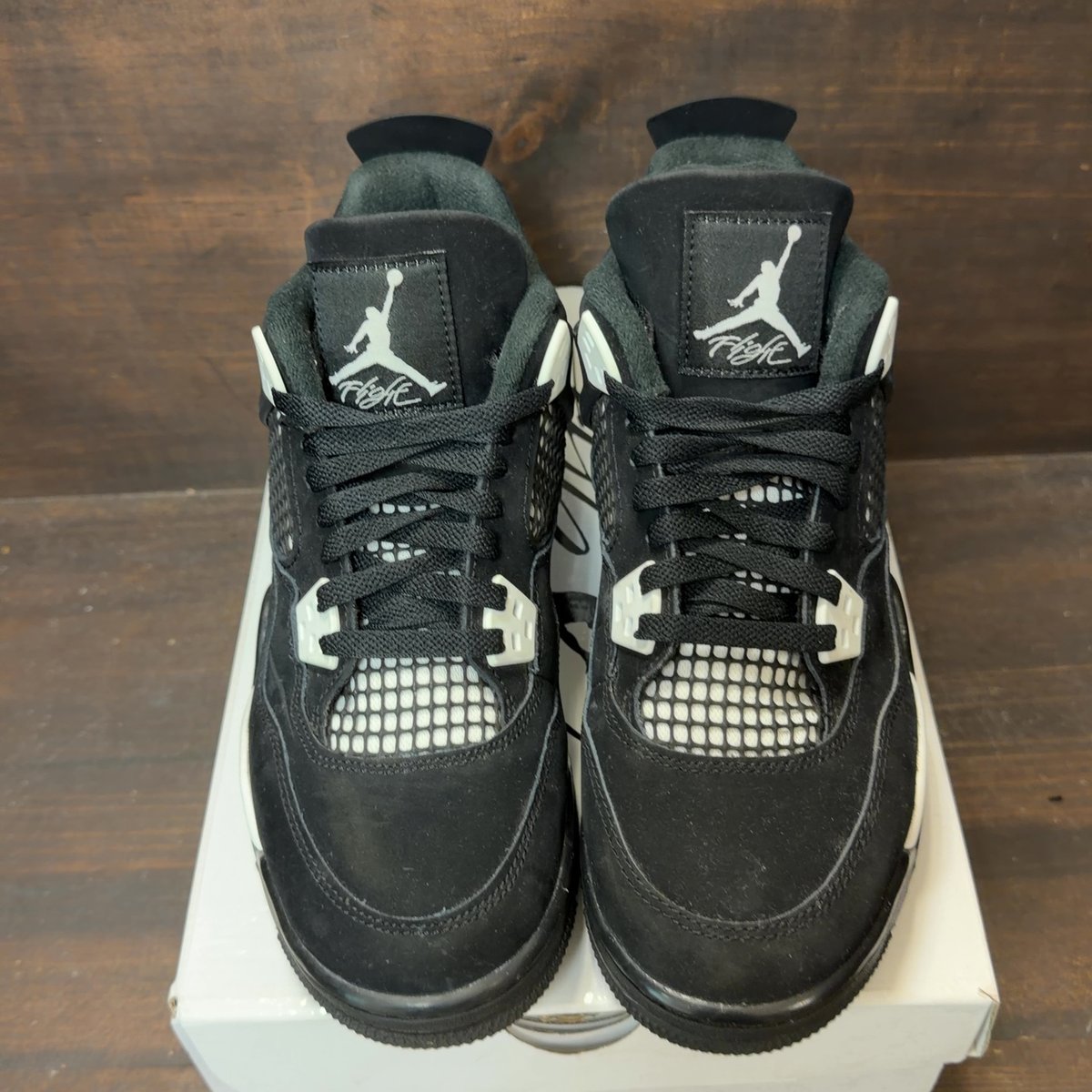 Jordan 4 Retro White Thunder (GS) Size 6.5Y (Pre-Owned) - tag