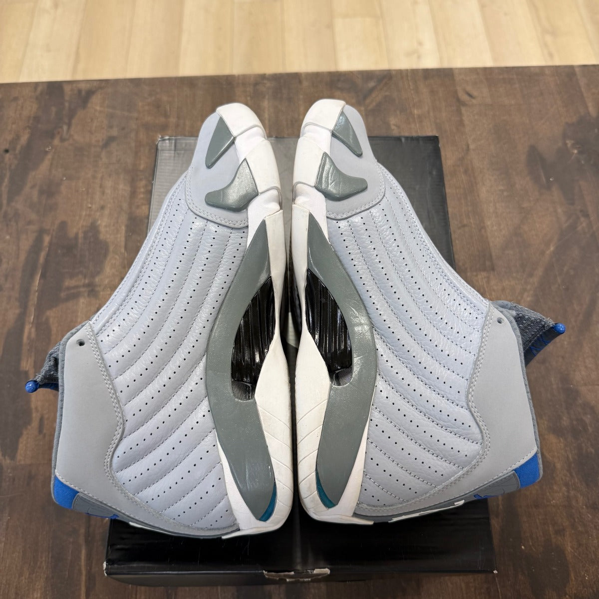 Jordan 14 Retro Wolf Grey - Image 4