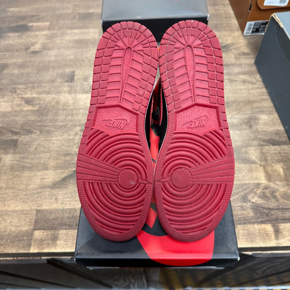 Jordan 1 Retro Bred Banned (2016) (GS) Size 7Y (Pre-Owned) - Image 5
