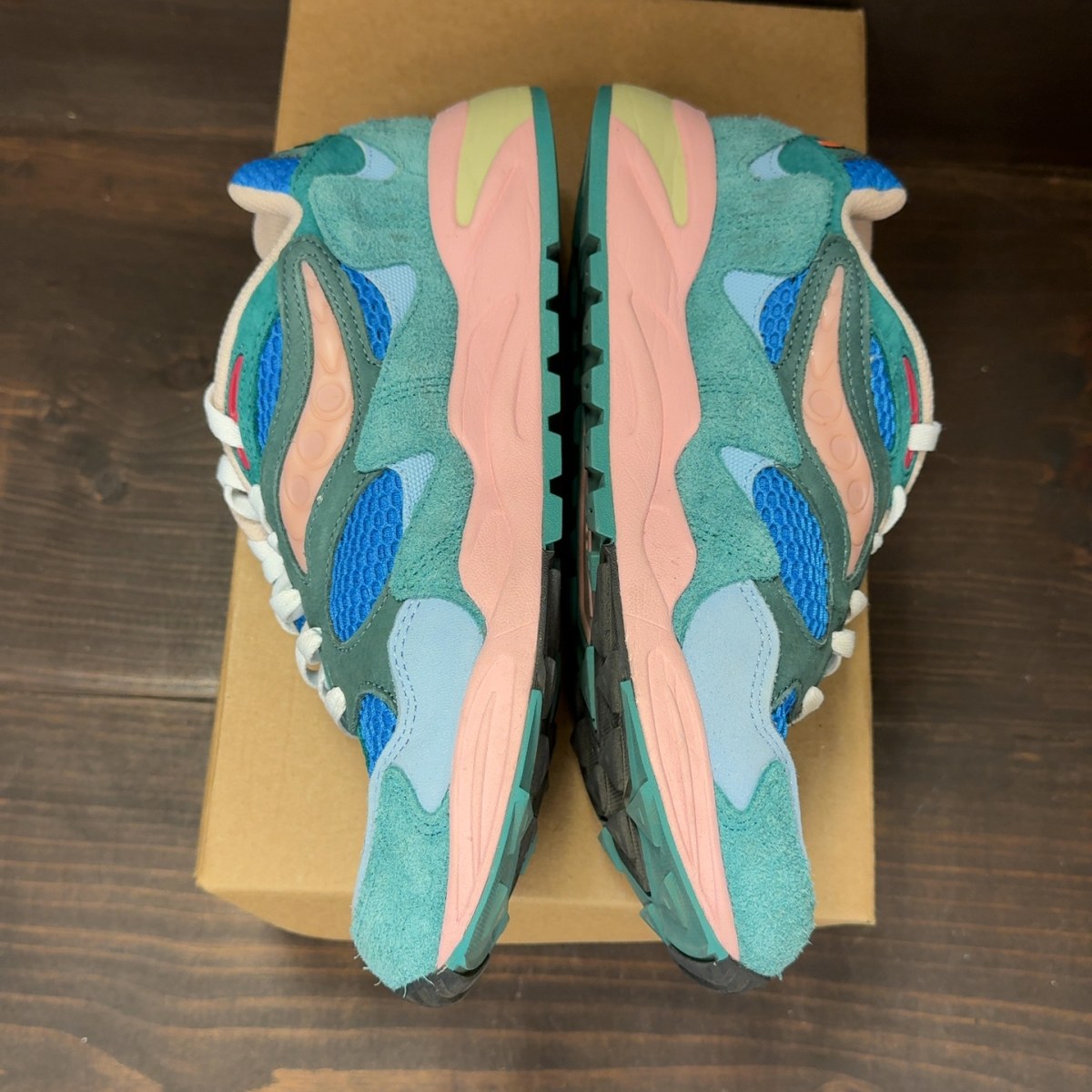Saucony Grid Shadow 2 Jae Tips What's the Occasion? Wear To A Date Size 10 (Pre-Owned) - Image 4