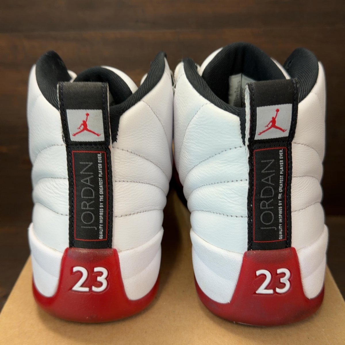 Jordan 11 Retro Cherry (2022) Size 10 (Pre-Owned) - aux
