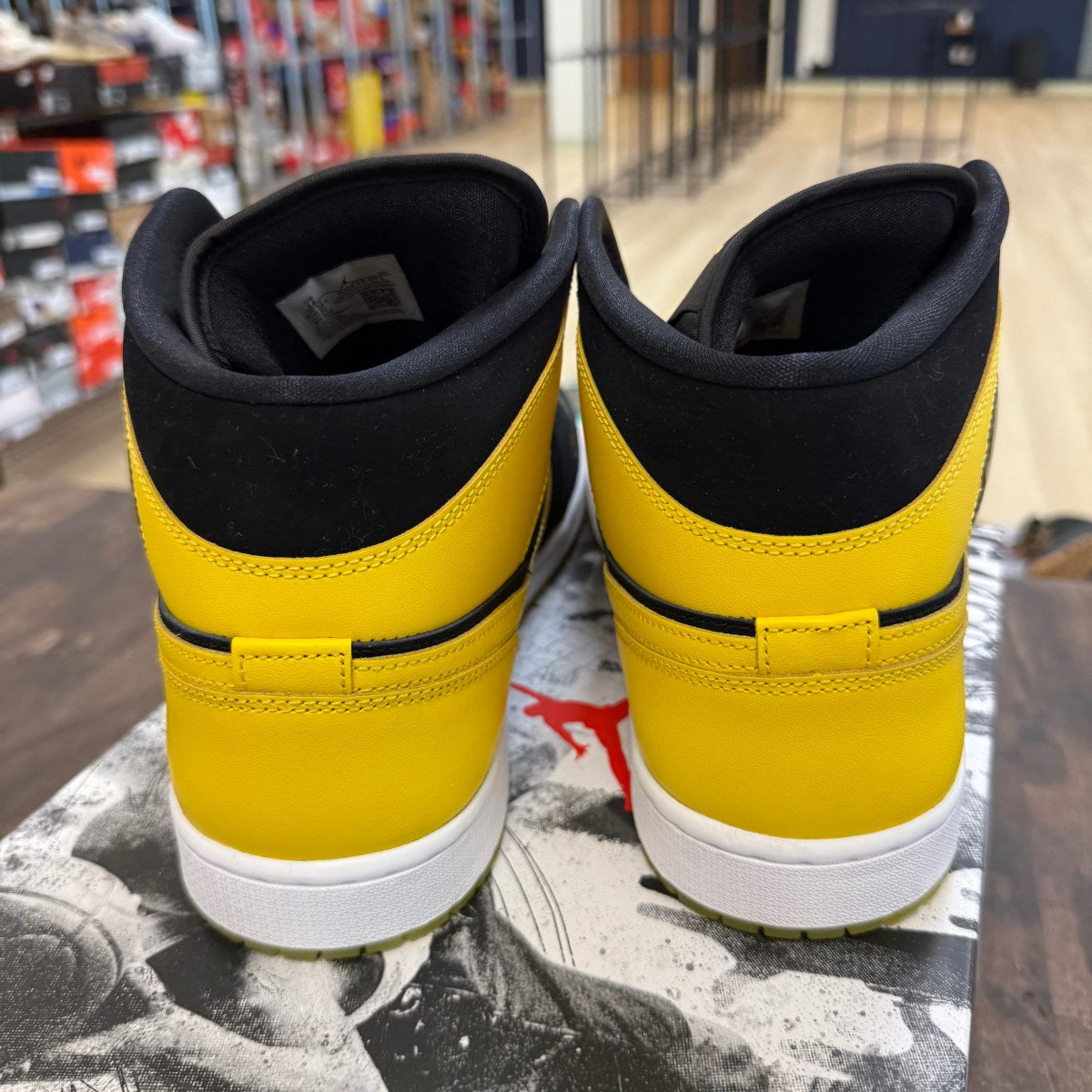 Jordan 1 Mid New Love (2025) - Image 3