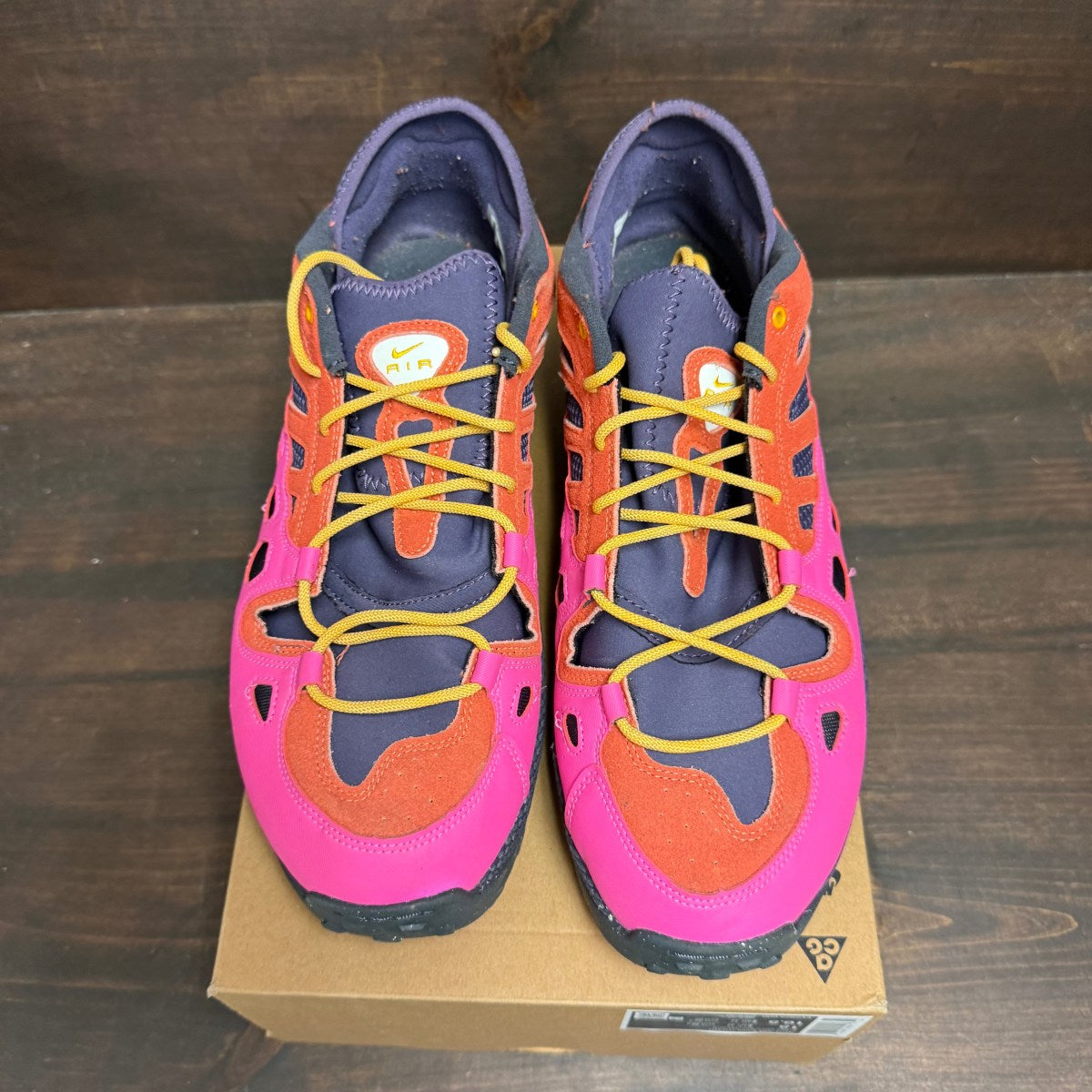 Nike ACG Air Exploraid Light Wild Mango Dark Raisin Laser Fuchsia University Gold - Image 3