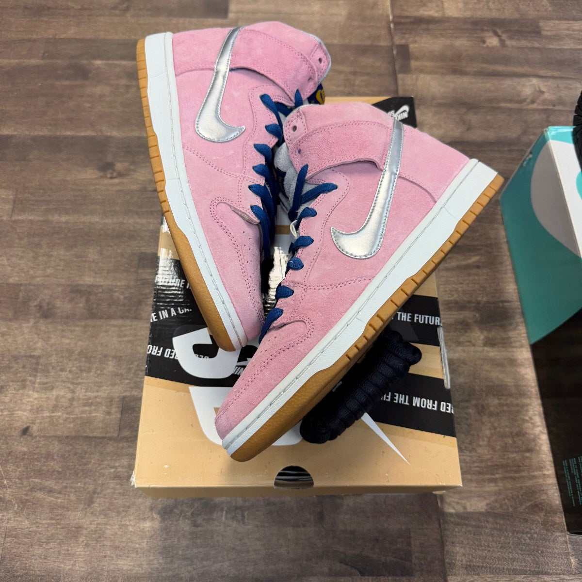 Nike SB Dunk High Concepts When Pigs Fly Size 10 (Pre-Owned) - Image 1