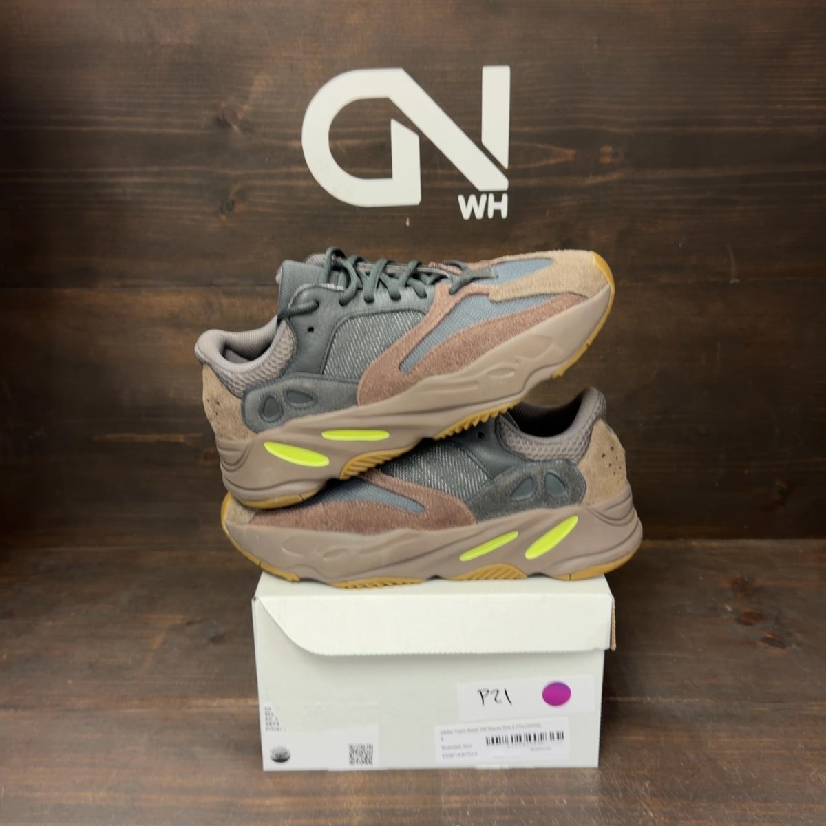 adidas Yeezy Boost 700 Mauve Size 8 (Pre-Owned) - front