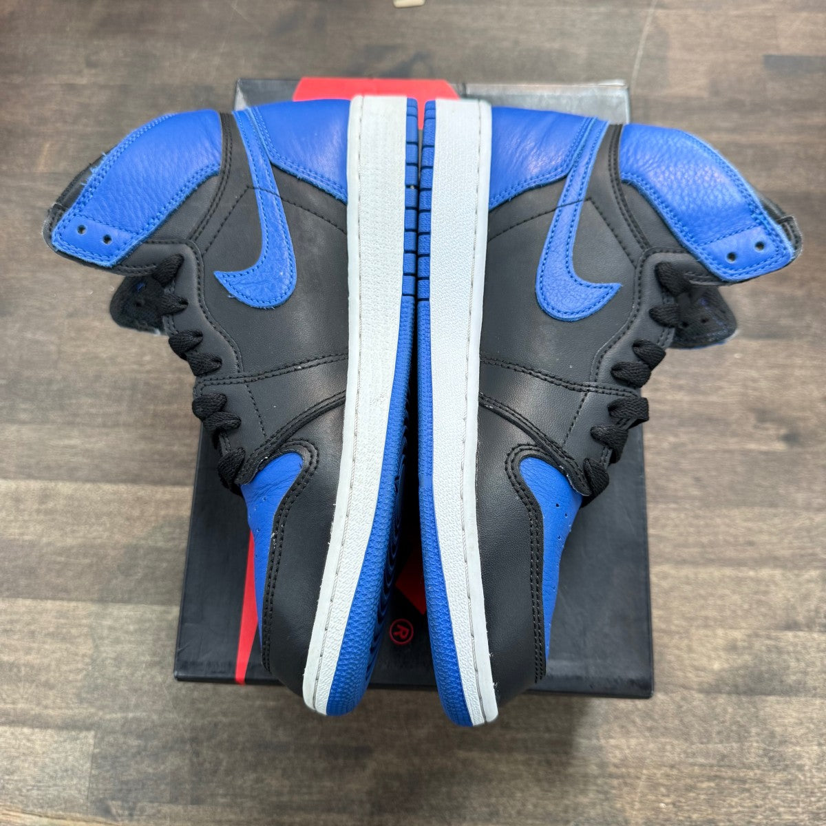Jordan 1 Retro Royal (2017) (GS) - Image 2
