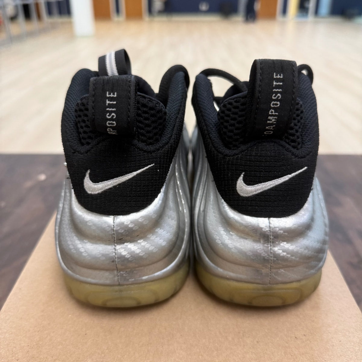 Nike Air Foamposite Pro Silver Surfer Size 8 (Pre-Owned) - Image 5