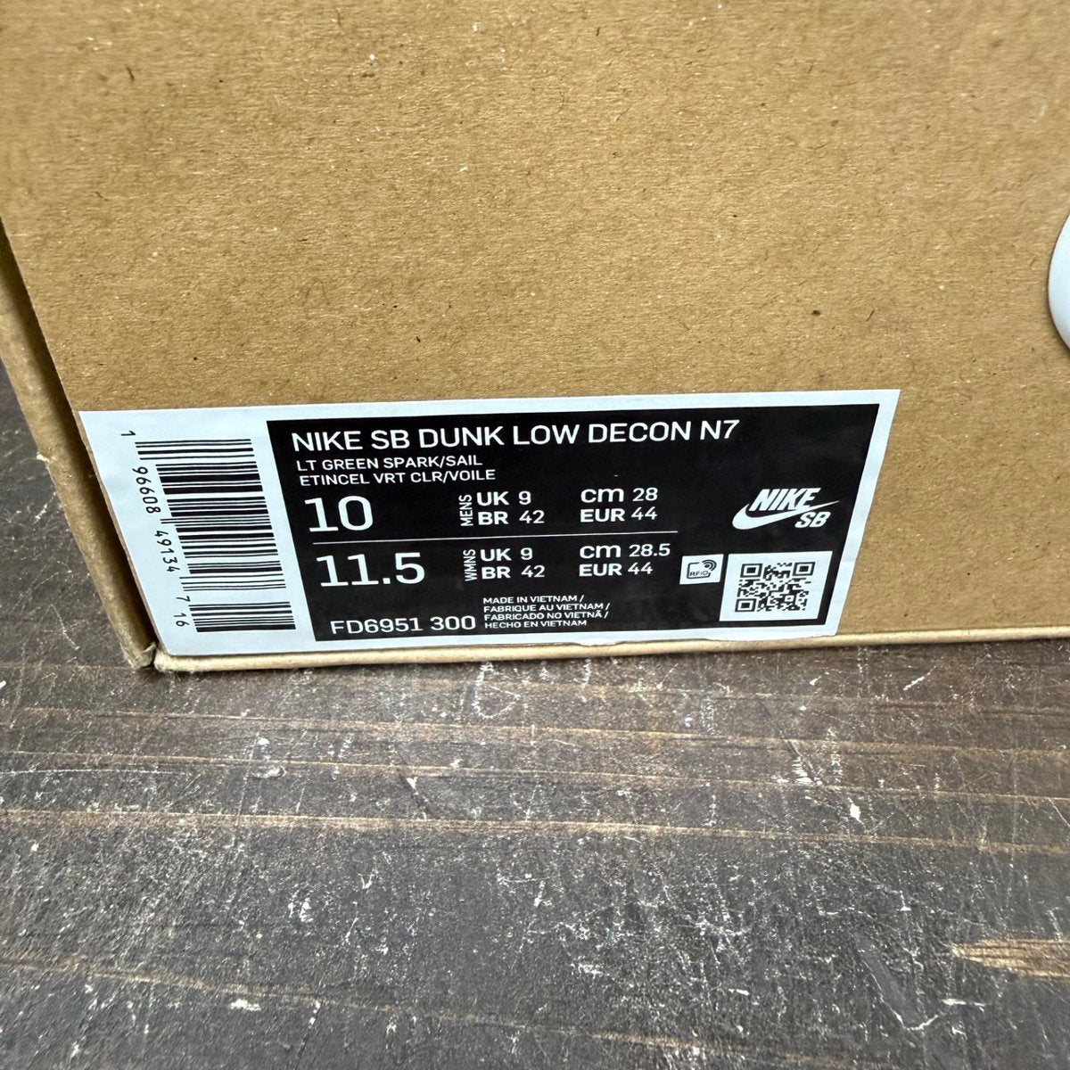 Nike SB Dunk Low Decon N7 Black Sail Size 10 (Pre-Owned) - aux