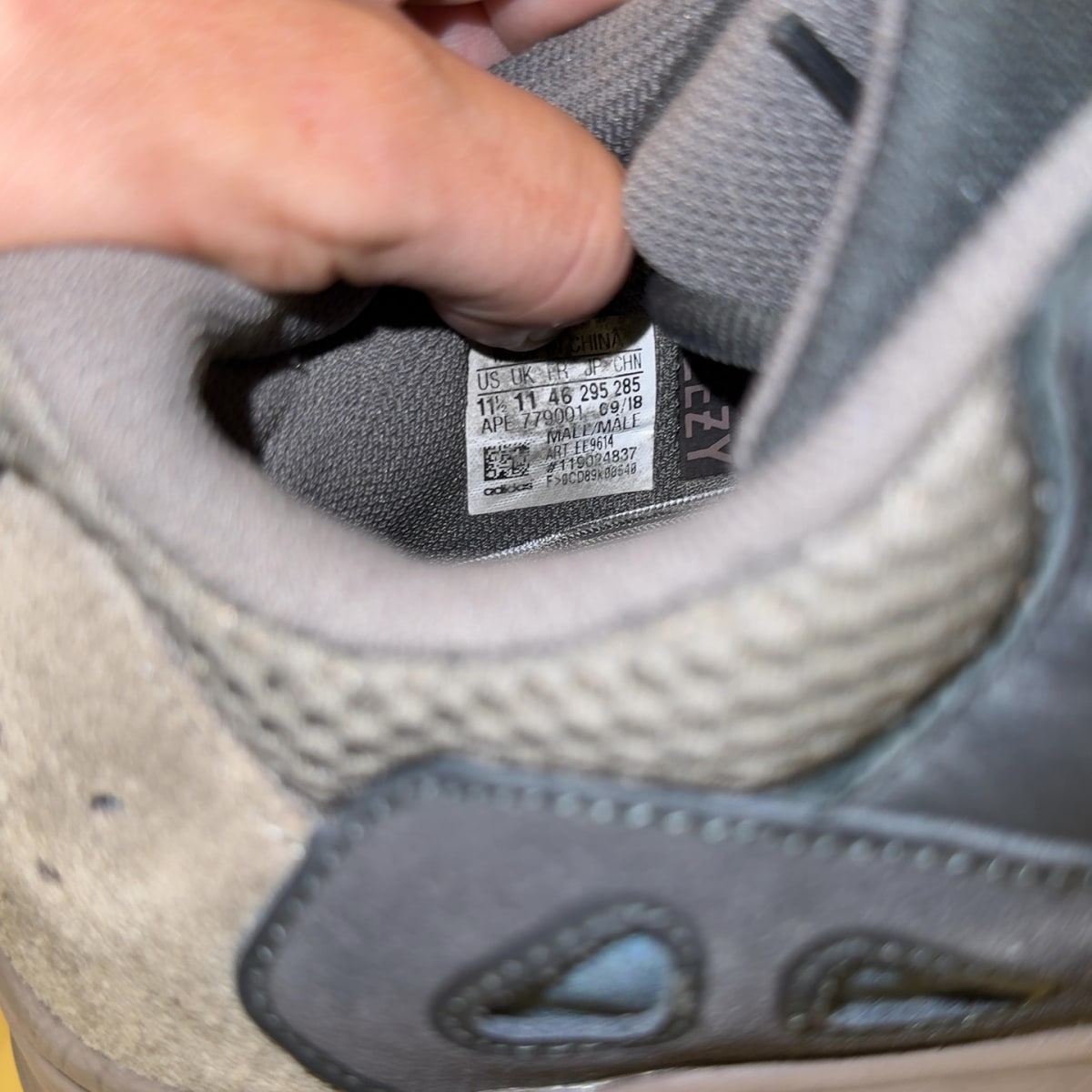 adidas Yeezy Boost 700 Mauve Size 11.5 (Pre-Owned) - Image 7