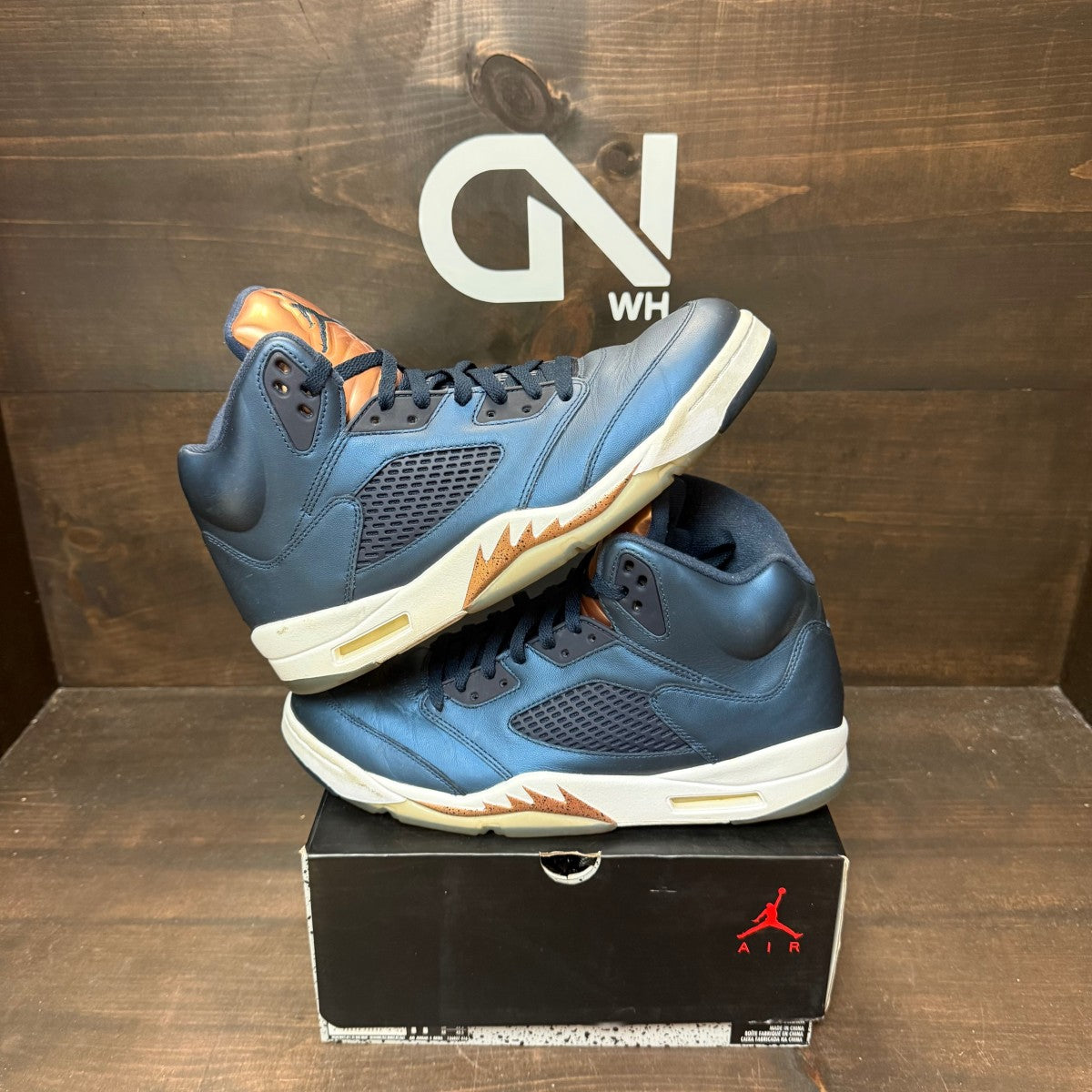 Jordan 5 Retro Bronze - Image 1