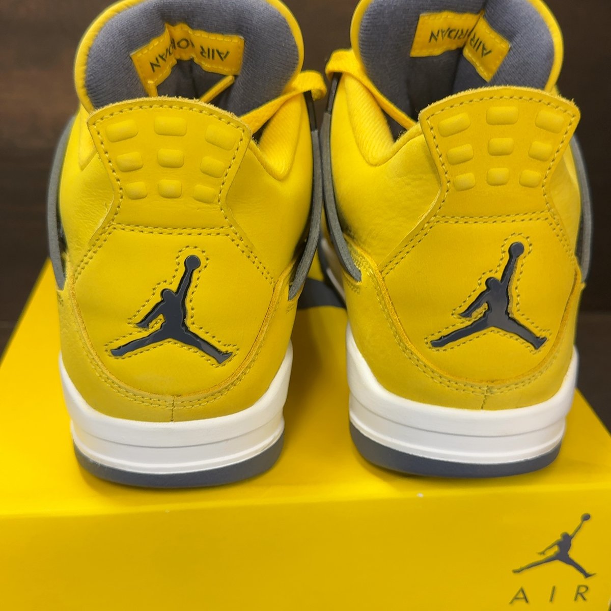 Jordan 4 Retro Lightning (2021) Size 8 (Pre-Owned) - aux