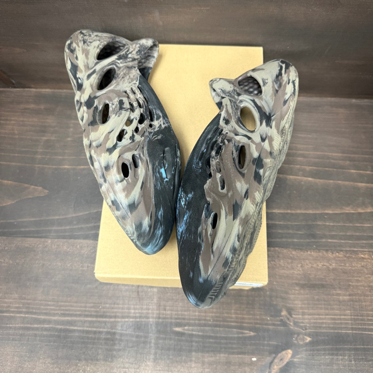 adidas Yeezy Foam RNR MX Cinder - Image 2