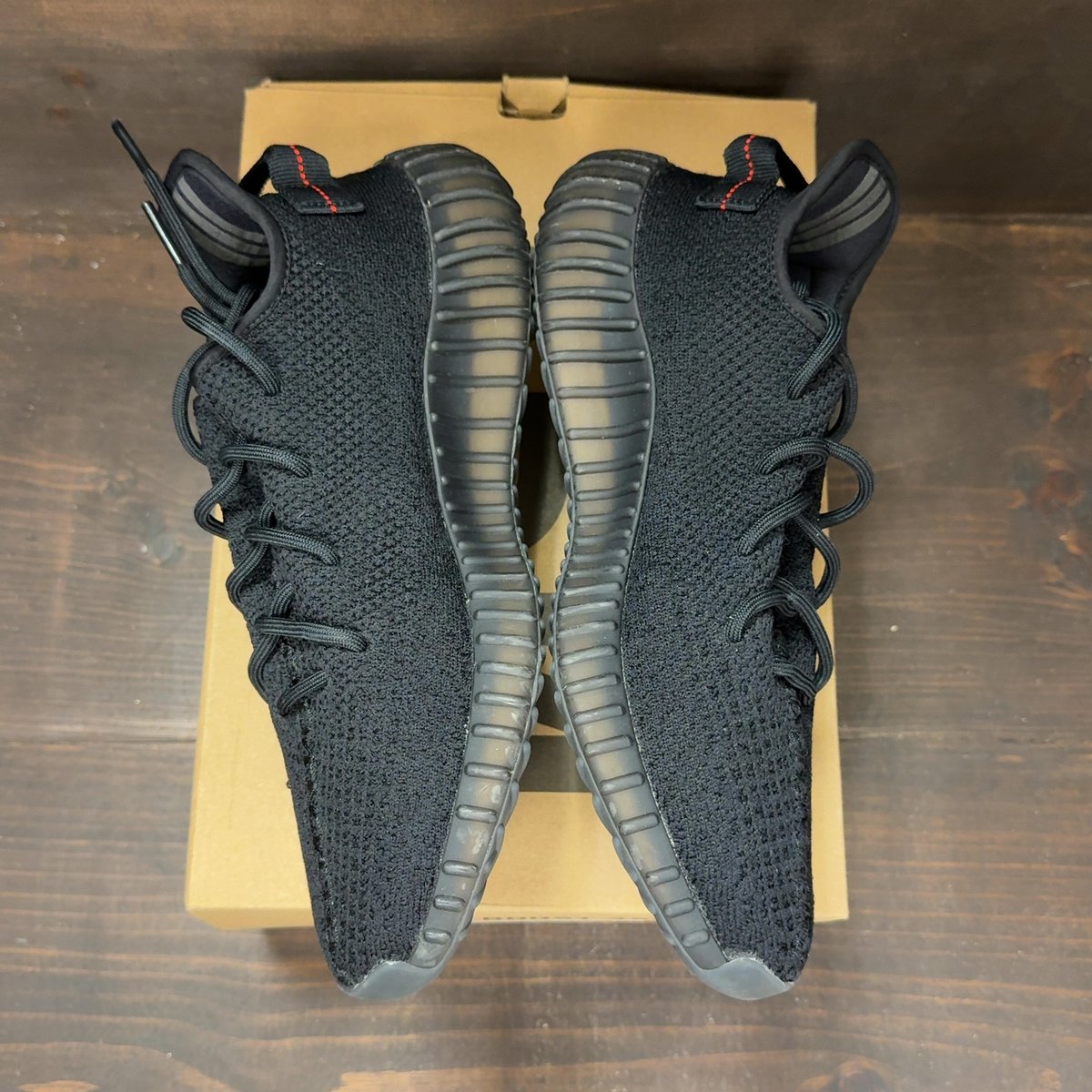 adidas Yeezy Boost 350 V2 Black Red Size 10 (Pre-Owned) - aux
