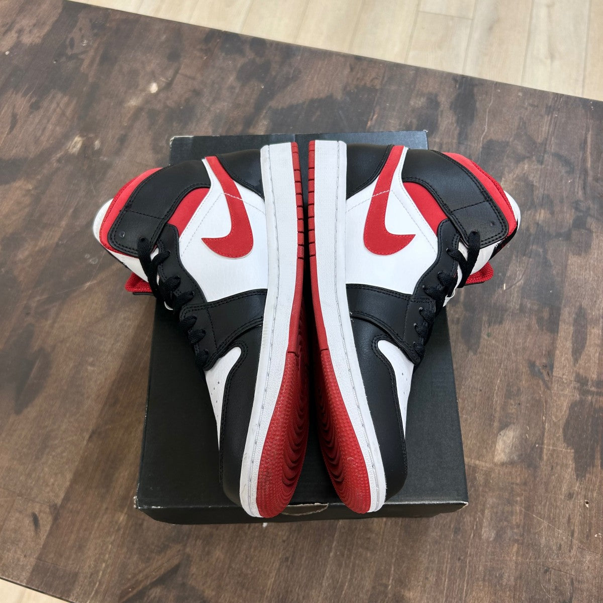 Jordan 1 Mid Gym Red Black White - Image 3