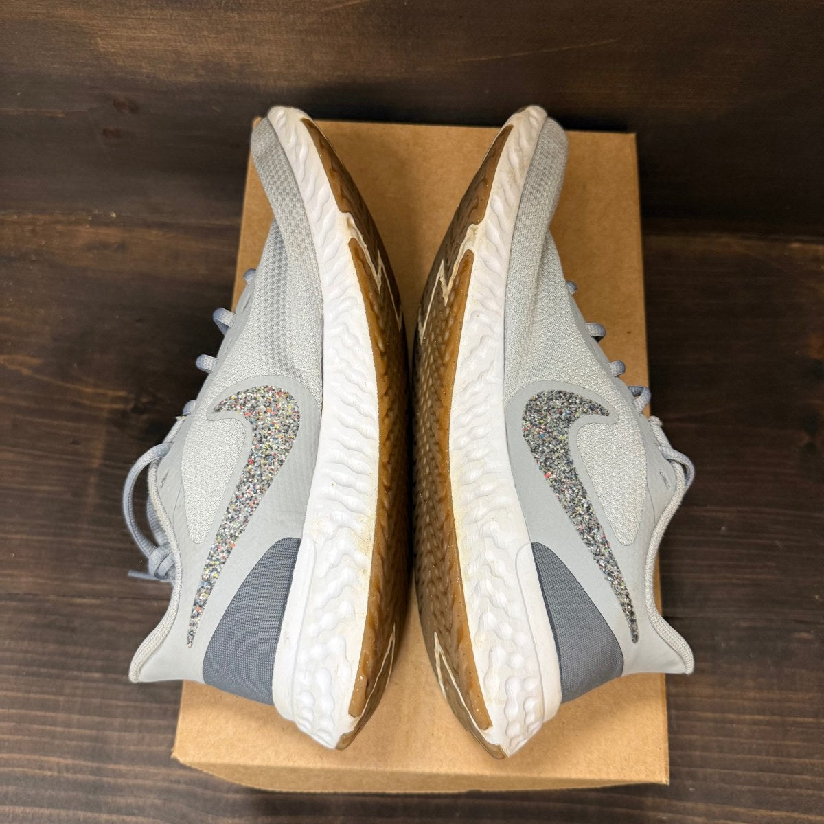 Nike Revolution 5 Premium Wolf Grey Size 9 (Pre-Owned) - Image 5