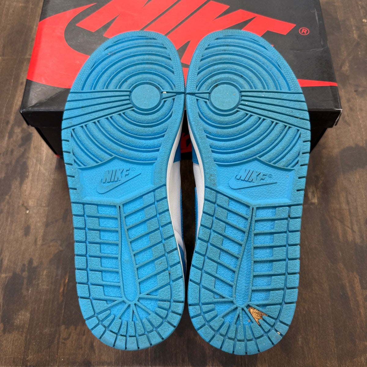 Jordan 1 Retro High OG UNC - Image 5