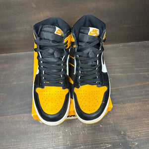 Jordan 1 Retro High OG Taxi Size 9 (Pre-Owned) - back