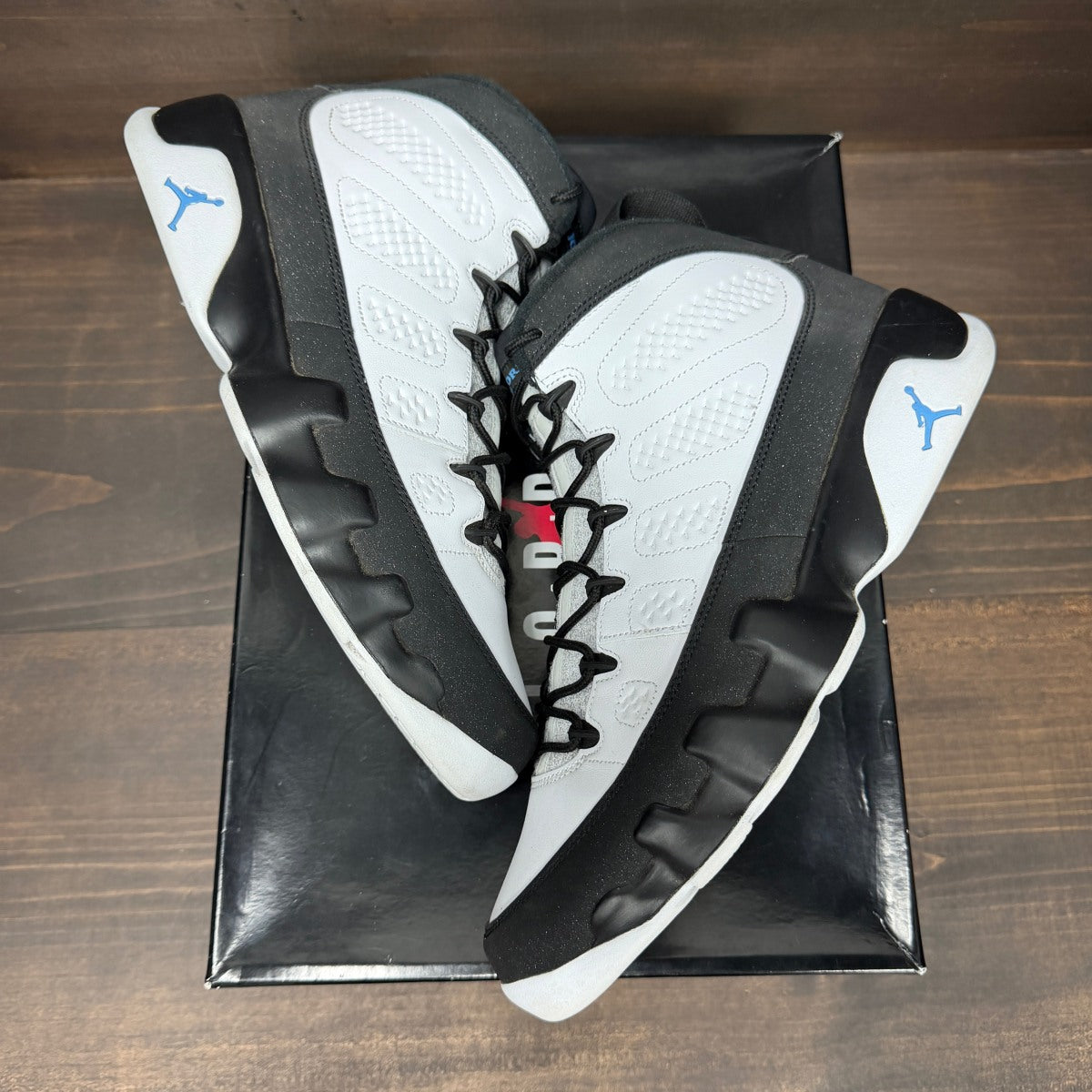 Jordan 9 Retro University Blue Size 11 (Pre-Owned) - Image 2