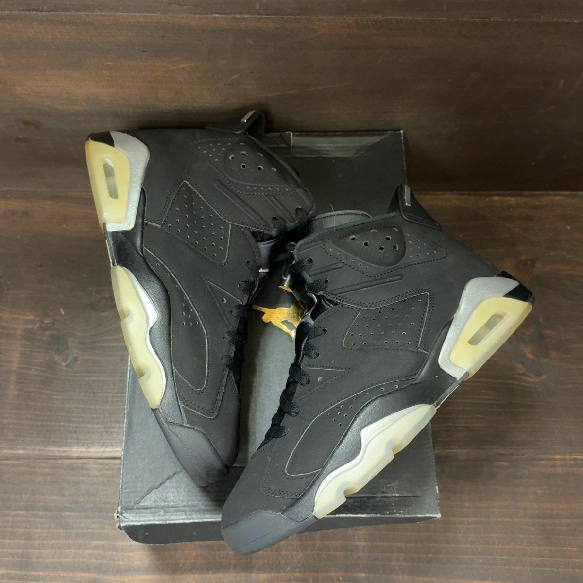 Jordan 6 Retro Chrome Size 9 (Pre-Owned) - Image 2