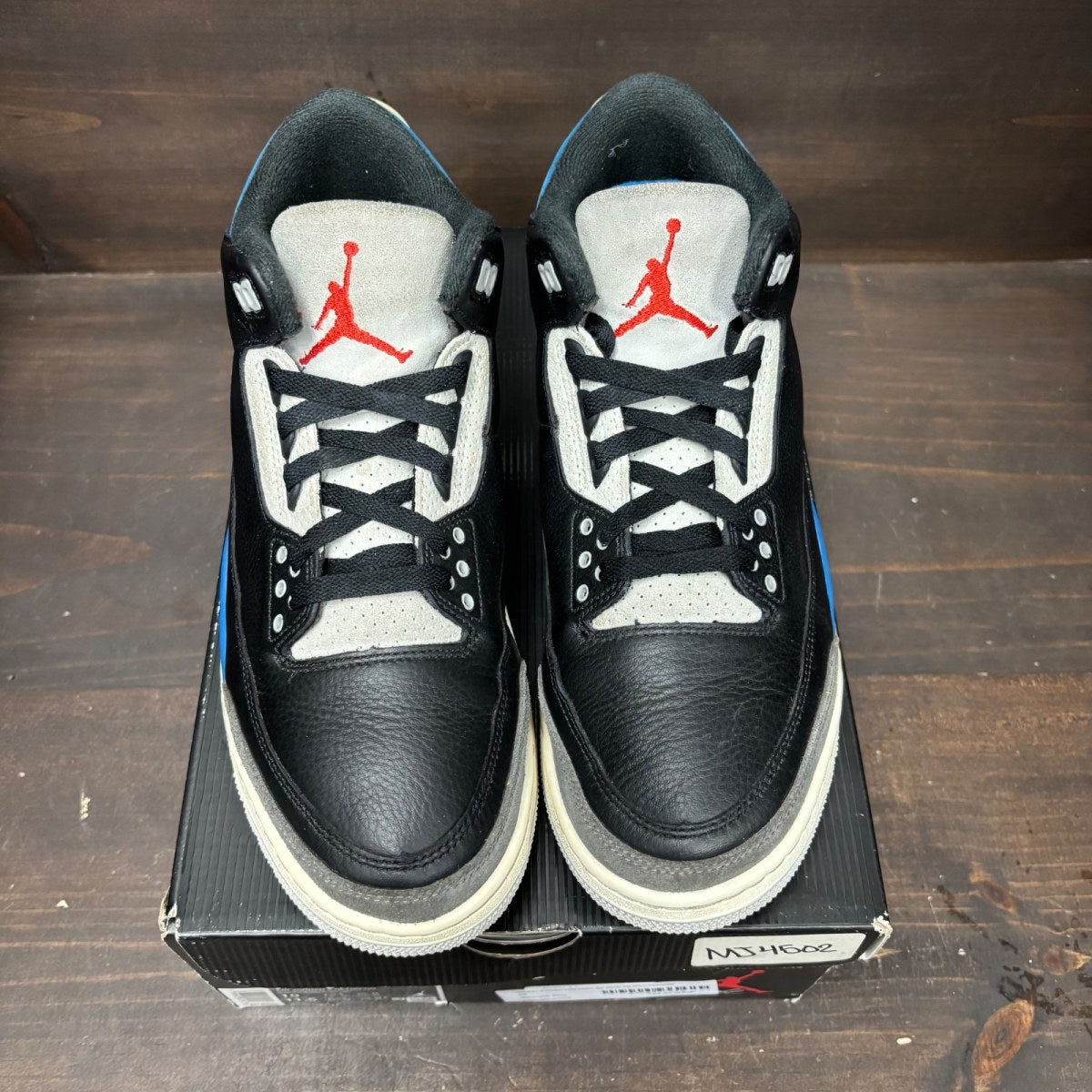 Jordan 3 Retro OG Rare Air Size 10 (Pre-Owned) - side