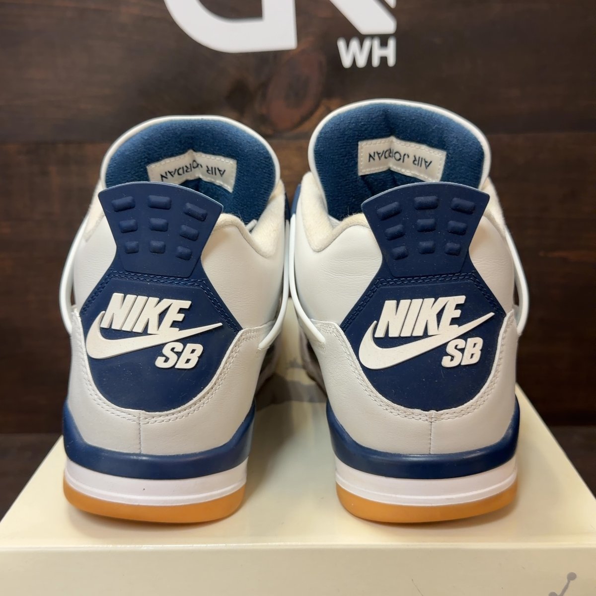 Jordan 4 Retro SB Navy Size 10 (Pre-Owned) - aux