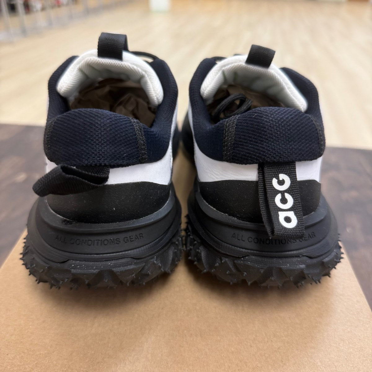 Nike ACG Mountain Fly 2 Low Comme des Garcons Homme Plus White Black Size 8.5 (Pre-Owned) - Image 5