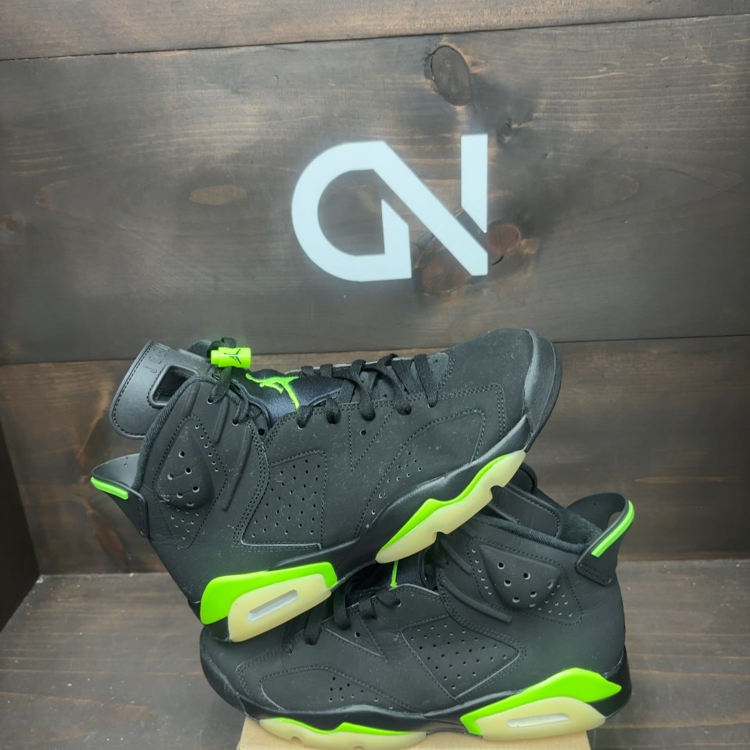 Jordan 6 Retro Electric Green Size 9.5 (Pre-Owned) - Image 1