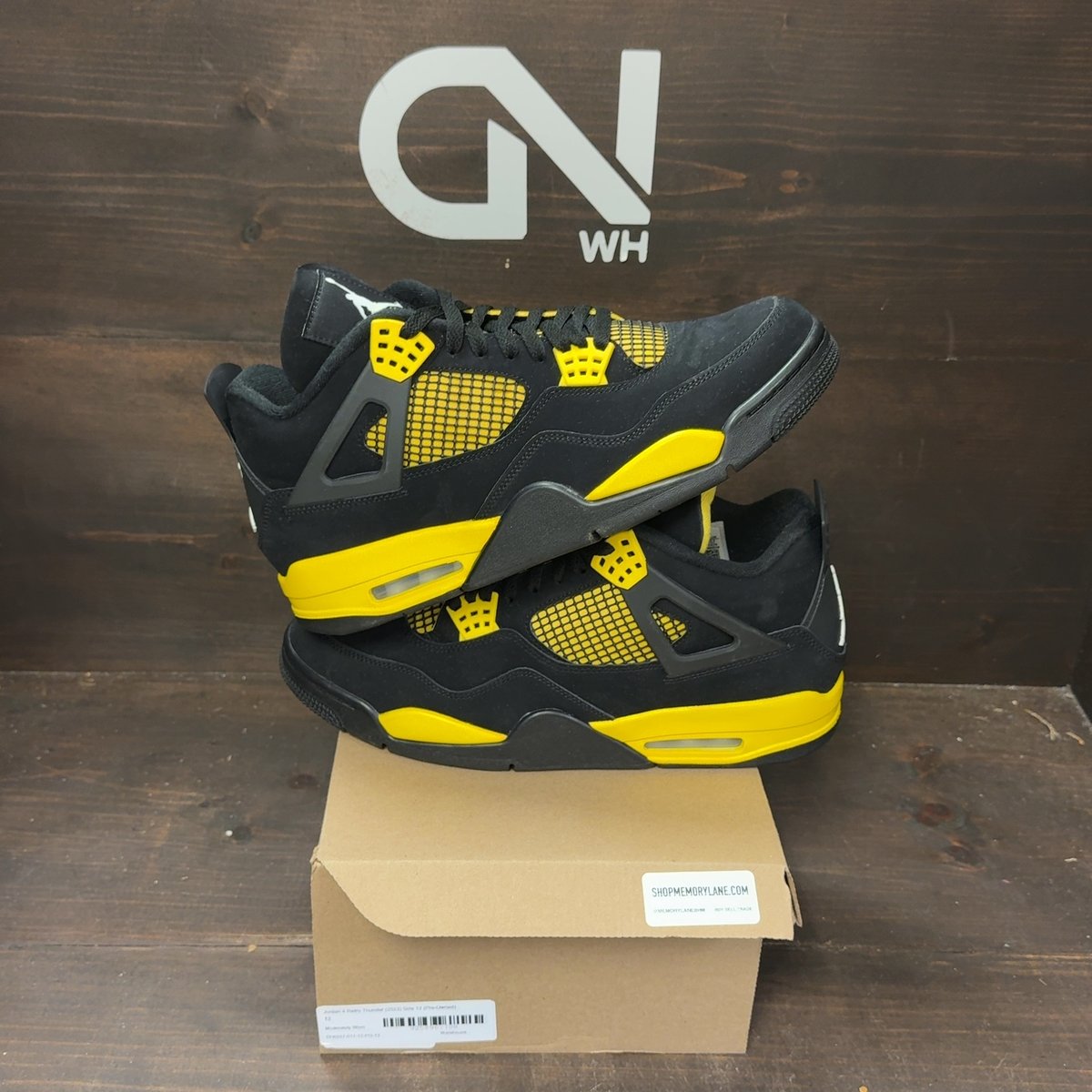 Jordan 4 Retro Thunder (2023) Size 12 (Pre-Owned) - front