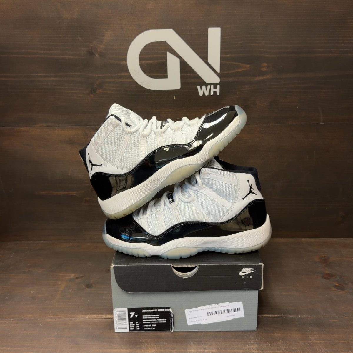 Jordan 11 Retro Concord (2018) (GS) Size 7Y (Pre-Owned) - front