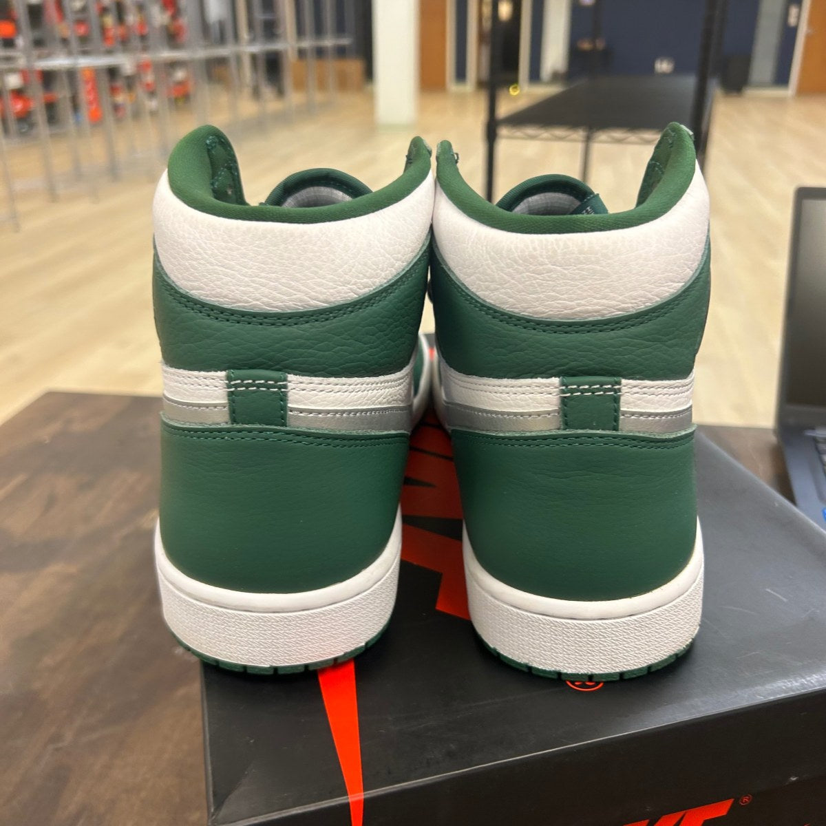 Jordan 1 Retro High OG Gorge Green - Image 4
