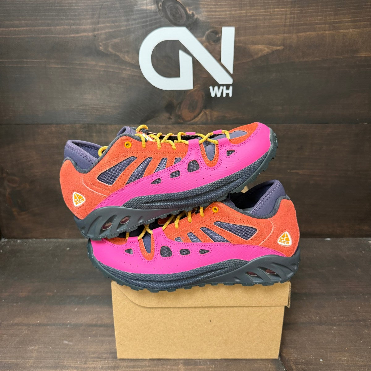 Nike ACG Air Exploraid Light Wild Mango Dark Raisin Laser Fuchsia University Gold Size 7.5 (Pre-Owned) - Image 1