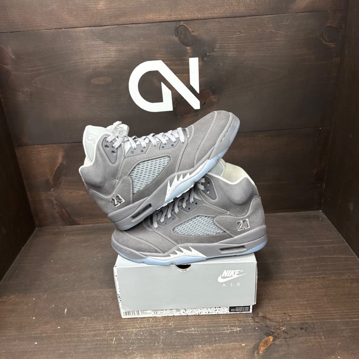 Jordan 5 Retro Wolf Grey (2026) Size 12 (Pre-Owned) - front