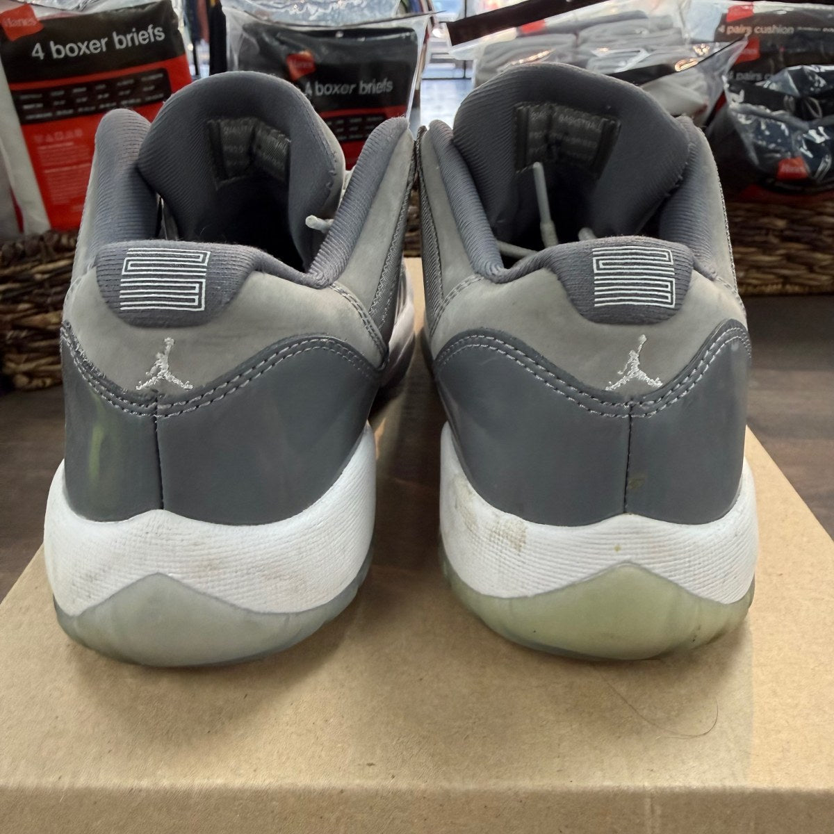 Jordan 11 Retro Low Cool Grey (GS) Size 6Y (Pre-Owned) - Image 4
